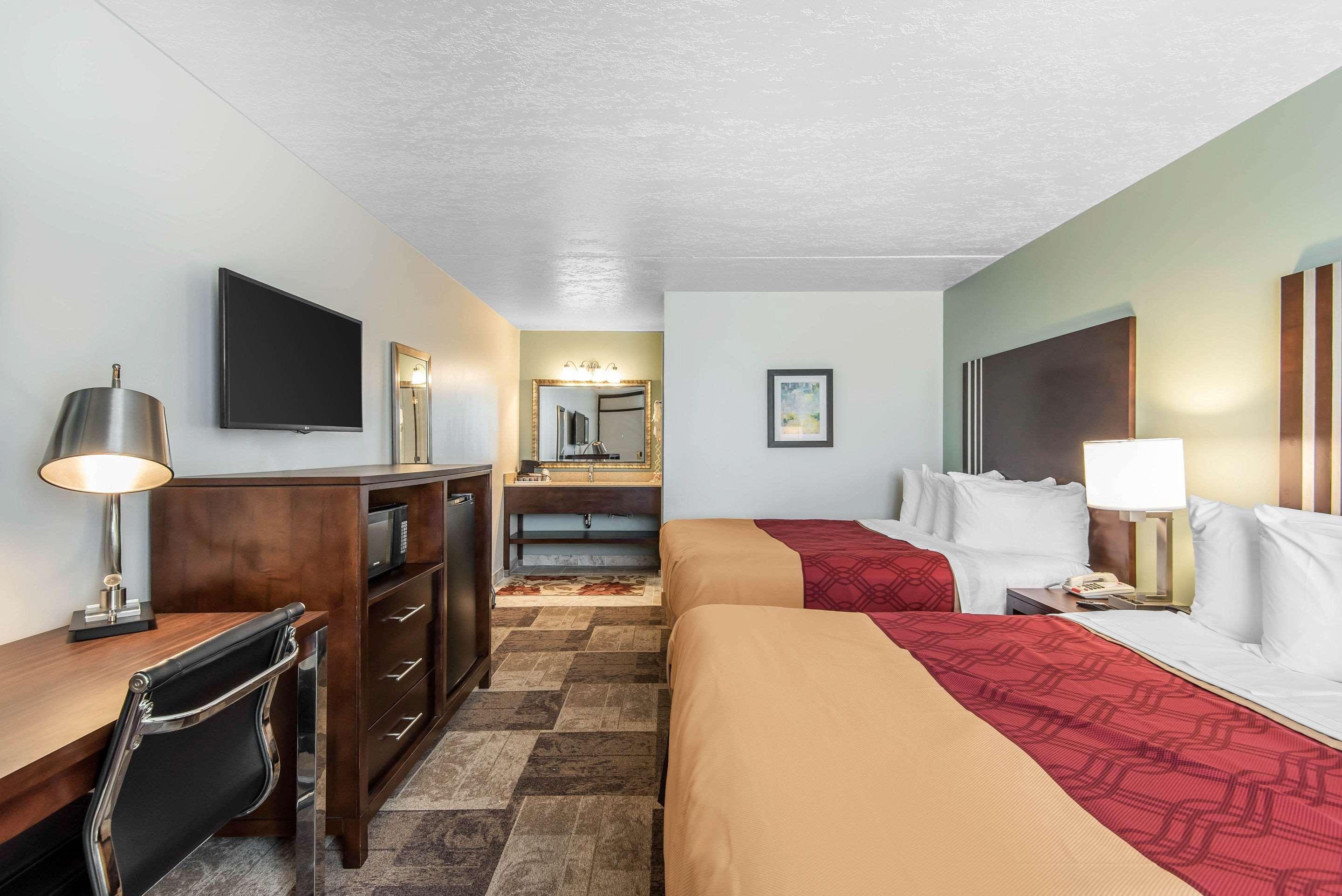 Econo Lodge Oak Grove-Blue Springs Екстериор снимка