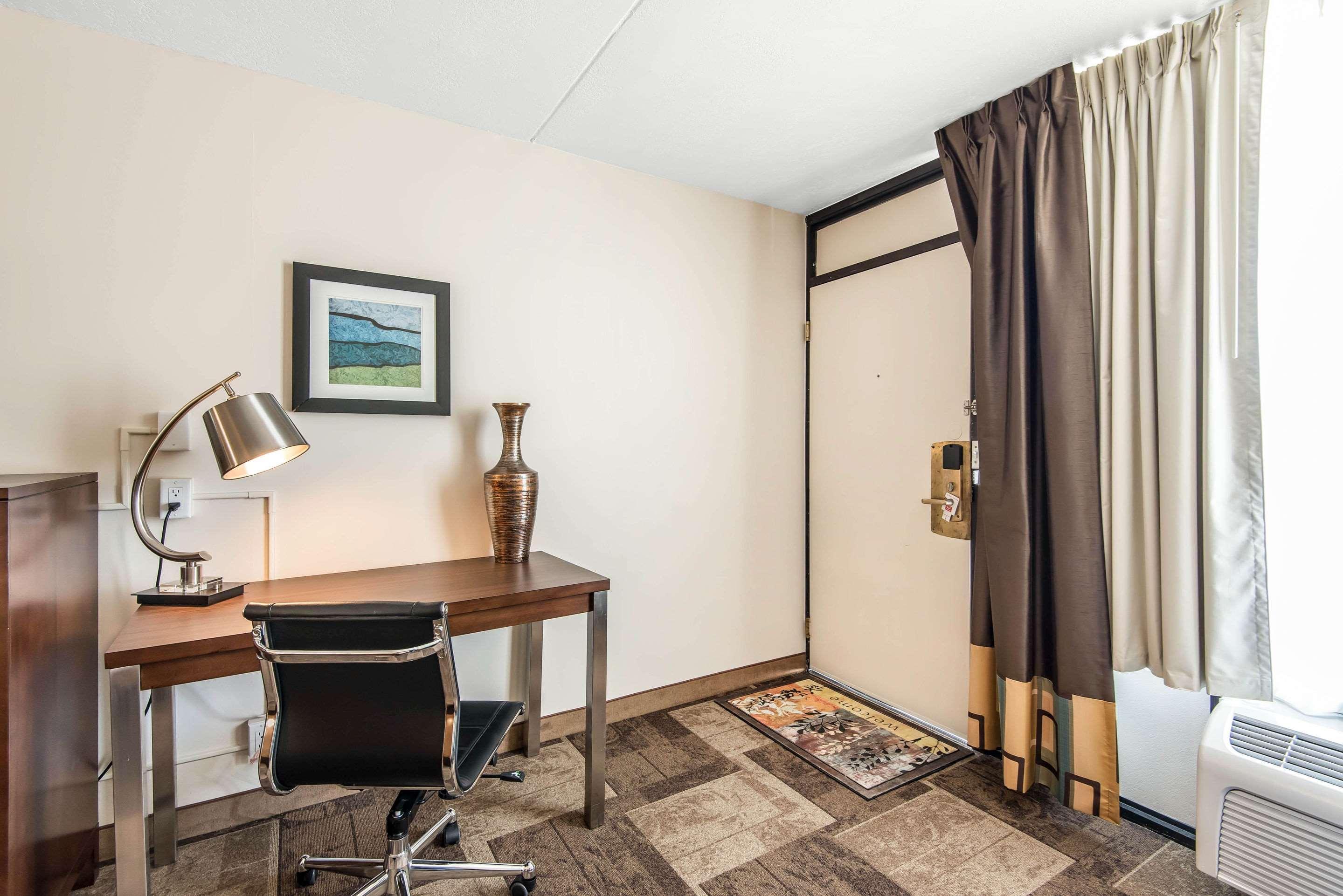 Econo Lodge Oak Grove-Blue Springs Екстериор снимка