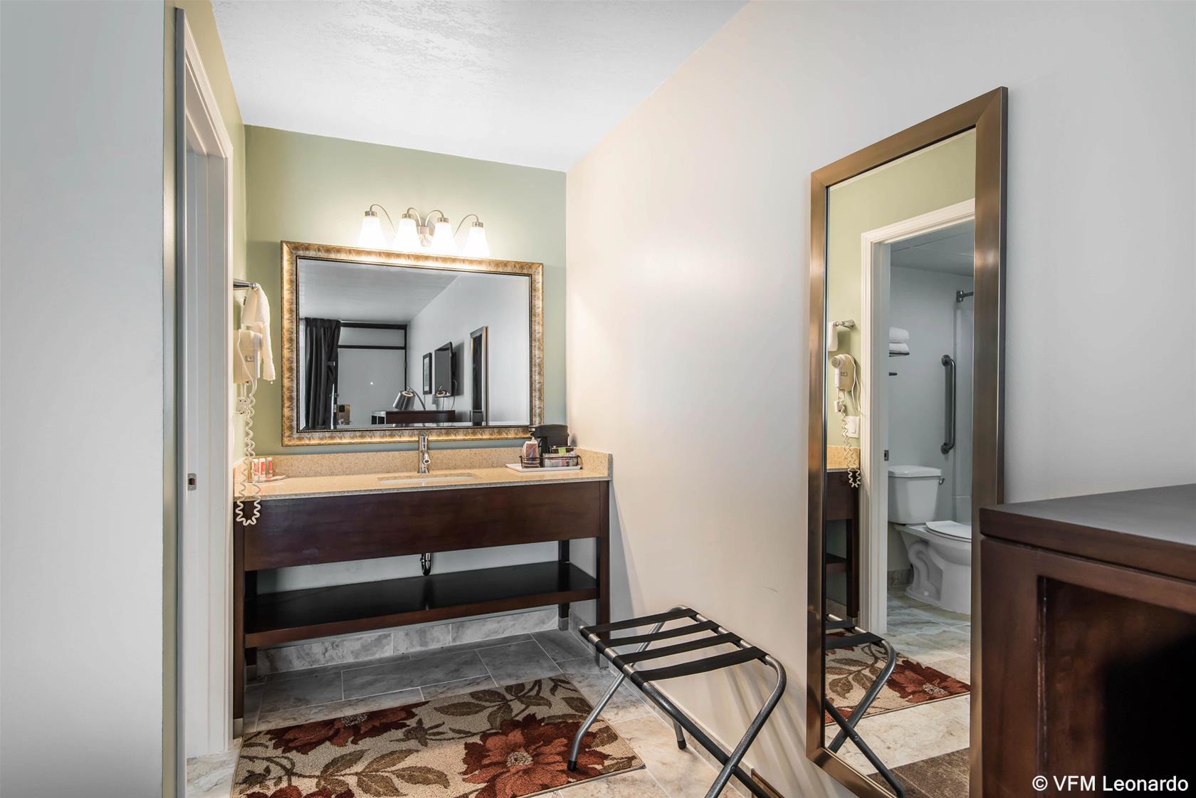 Econo Lodge Oak Grove-Blue Springs Екстериор снимка