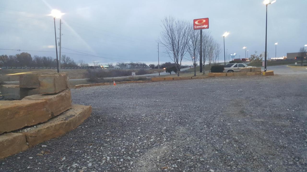 Econo Lodge Oak Grove-Blue Springs Екстериор снимка