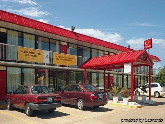 Econo Lodge Oak Grove-Blue Springs Екстериор снимка