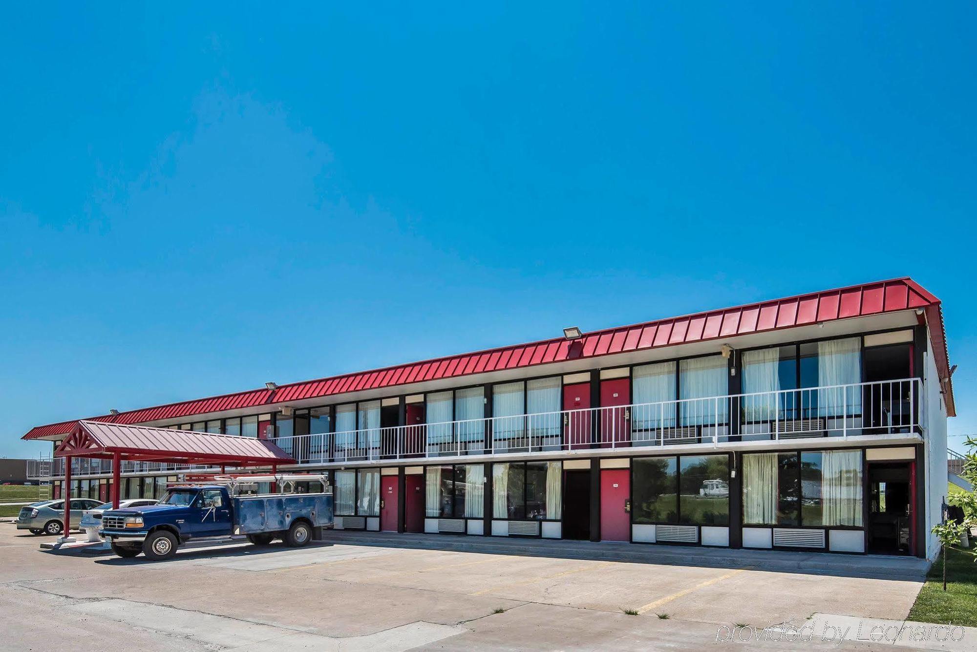 Econo Lodge Oak Grove-Blue Springs Екстериор снимка
