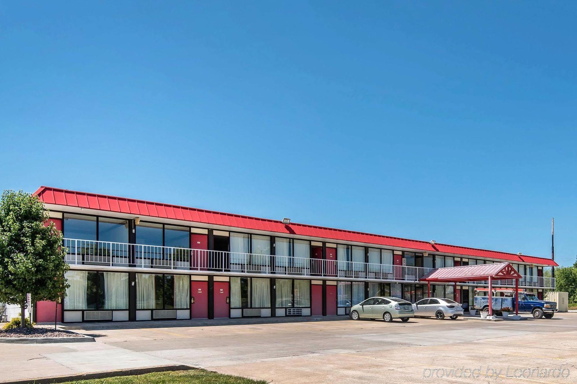 Econo Lodge Oak Grove-Blue Springs Екстериор снимка