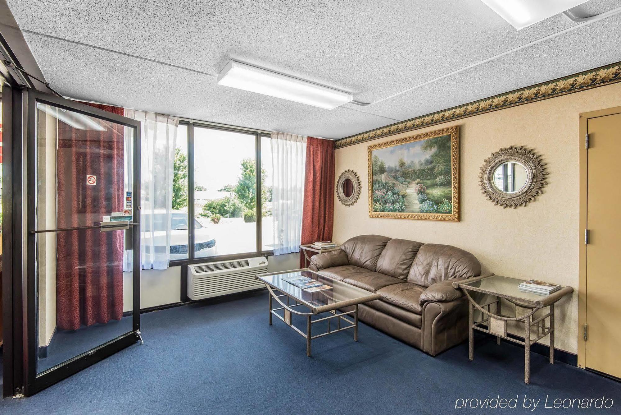 Econo Lodge Oak Grove-Blue Springs Екстериор снимка
