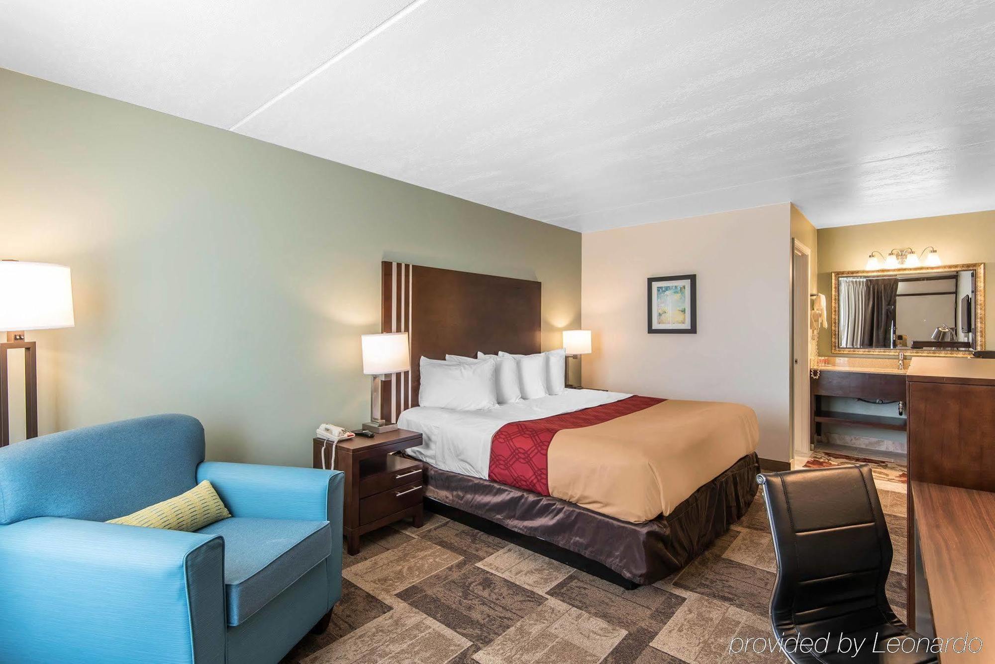 Econo Lodge Oak Grove-Blue Springs Екстериор снимка