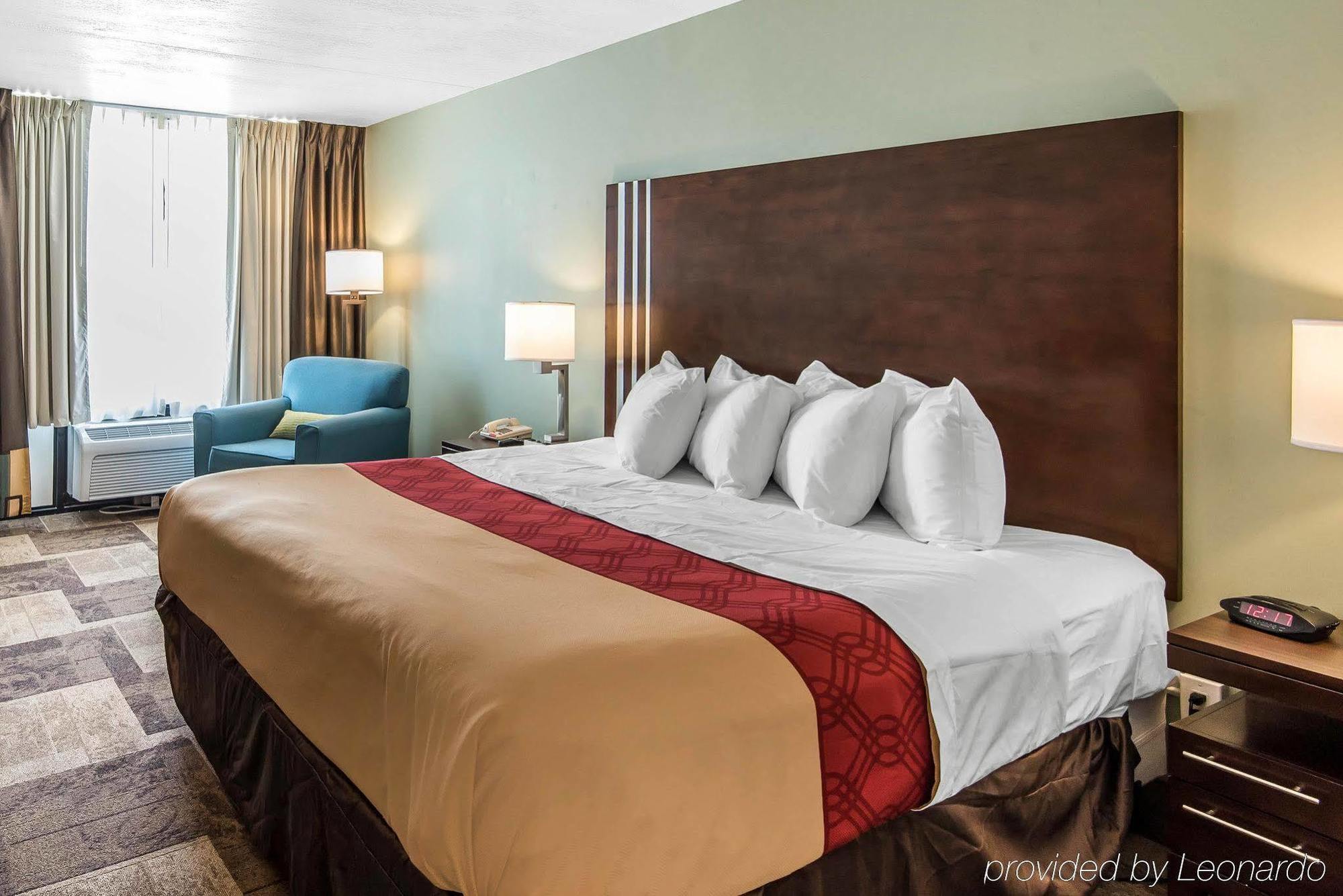 Econo Lodge Oak Grove-Blue Springs Екстериор снимка